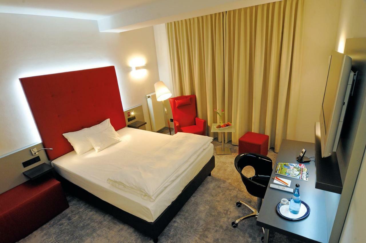 Hotel Gasthof Raab シュヴァーバッハ エクステリア 写真