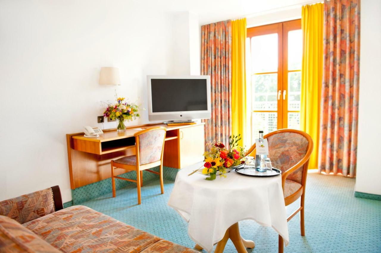 Hotel Gasthof Raab シュヴァーバッハ エクステリア 写真