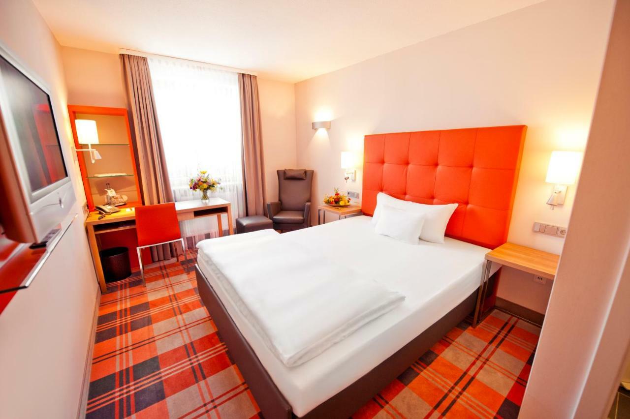 Hotel Gasthof Raab シュヴァーバッハ エクステリア 写真